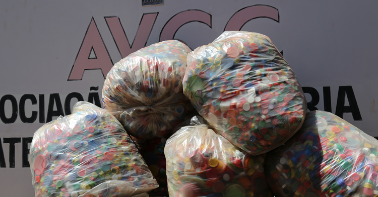 Copercana Sustentável efetiva a entrega de 393 quilos tampinhas plásticas à AVCC de Barretos